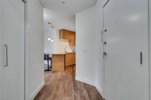 113-35 Richard Court Sw, Calgary, AB - Indoor