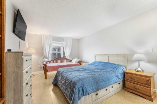410-3730 50 Street Nw, Calgary, AB - Indoor Photo Showing Bedroom