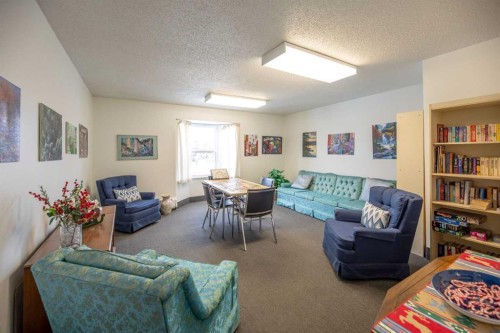 410-3730 50 Street Nw, Calgary, AB - Indoor