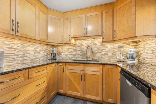 410-3730 50 Street Nw, Calgary, AB - Indoor Photo Showing Kitchen With Upgraded Kitchen