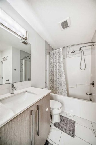 1231-76 Cornerstone Passage Ne, Calgary, AB - Indoor Photo Showing Bathroom