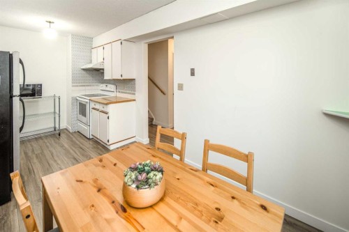 33-4936 Dalton Drive Nw, Calgary, AB - Indoor