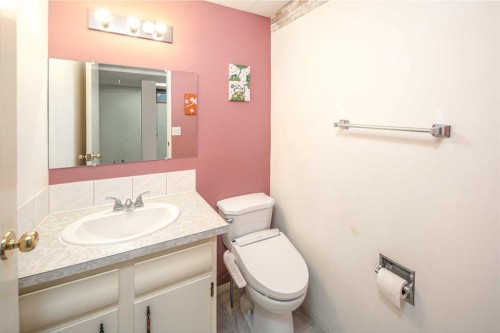 33-4936 Dalton Drive Nw, Calgary, AB - Indoor Photo Showing Bathroom
