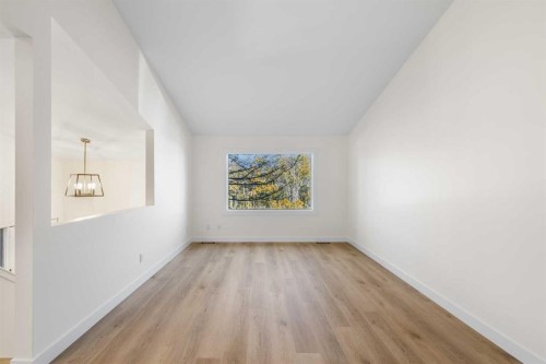 4 Cedarwood Rise Sw, Calgary, AB - Indoor Photo Showing Other Room