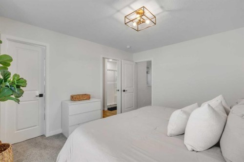 78 Mallard Heath Se, Calgary, AB - Indoor Photo Showing Bedroom