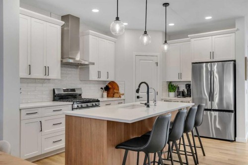 78 Mallard Heath Se, Calgary, AB - Indoor Photo Showing Kitchen With Upgraded Kitchen