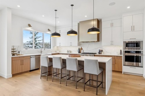 43 Elveden Park Sw, Calgary, AB - Indoor Photo Showing Kitchen With Upgraded Kitchen