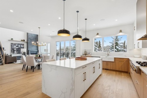 43 Elveden Park Sw, Calgary, AB - Indoor Photo Showing Kitchen With Upgraded Kitchen