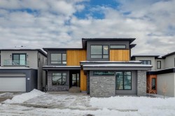 43 Elveden Park SW Calgary, AB T3H 2A9
