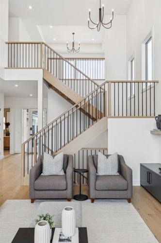 43 Elveden Park Sw, Calgary, AB - Indoor Photo Showing Living Room