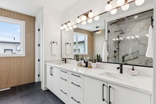 43 Elveden Park Sw, Calgary, AB - Indoor Photo Showing Bathroom