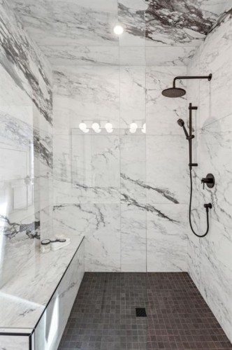 43 Elveden Park Sw, Calgary, AB - Indoor Photo Showing Bathroom