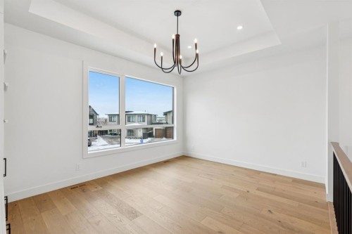 43 Elveden Park Sw, Calgary, AB - Indoor Photo Showing Other Room