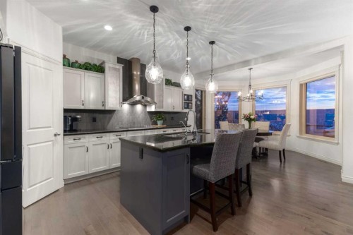 33 Discovery Rise Sw, Calgary, AB - Indoor Photo Showing Kitchen With Upgraded Kitchen