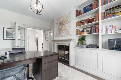 33 Discovery Rise Sw, Calgary, AB - Indoor Photo Showing Office