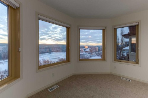 33 Discovery Rise Sw, Calgary, AB - Indoor Photo Showing Other Room