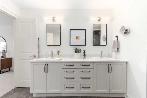 33 Discovery Rise Sw, Calgary, AB - Indoor Photo Showing Bathroom