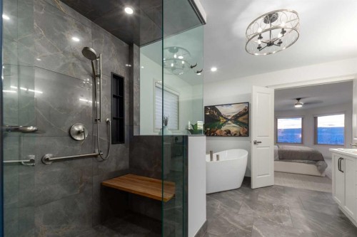 33 Discovery Rise Sw, Calgary, AB - Indoor Photo Showing Bathroom