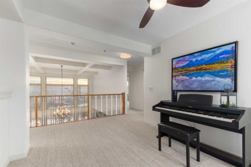 33 Discovery Rise Sw, Calgary, AB - Indoor Photo Showing Other Room