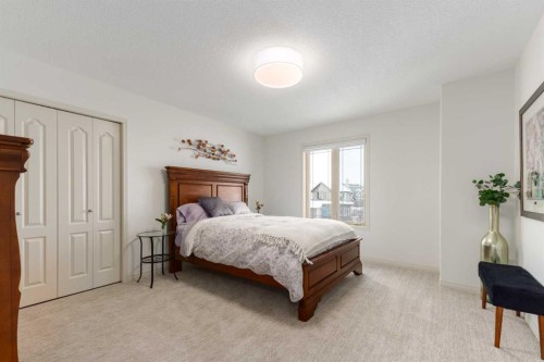 33 Discovery Rise Sw, Calgary, AB - Indoor Photo Showing Bedroom