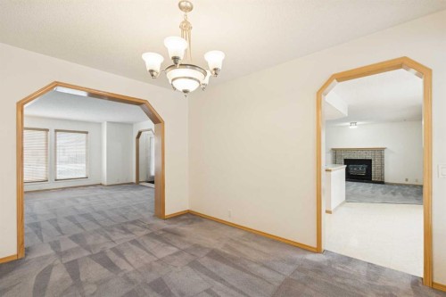 2498 Catalina Boulevard Ne, Calgary, AB - Indoor Photo Showing Other Room
