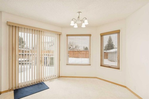2498 Catalina Boulevard Ne, Calgary, AB - Indoor Photo Showing Other Room