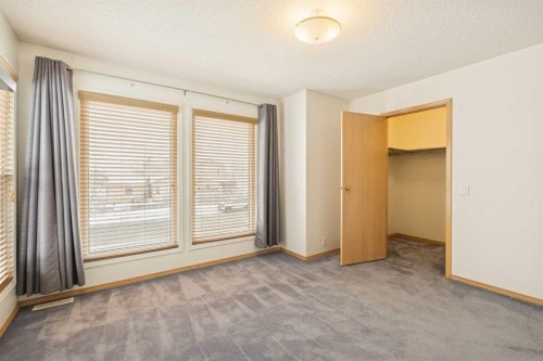 2498 Catalina Boulevard Ne, Calgary, AB - Indoor Photo Showing Other Room