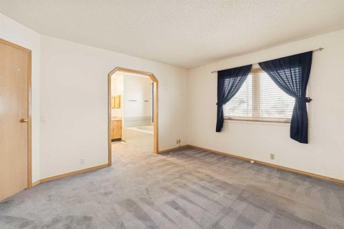 2498 Catalina Boulevard Ne, Calgary, AB - Indoor Photo Showing Other Room