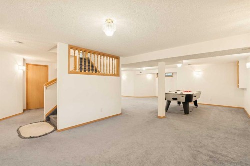 2498 Catalina Boulevard Ne, Calgary, AB - Indoor Photo Showing Other Room