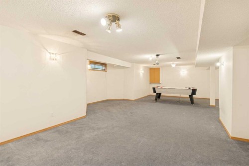 2498 Catalina Boulevard Ne, Calgary, AB - Indoor Photo Showing Other Room