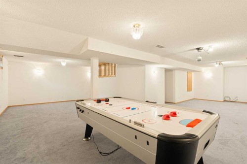 2498 Catalina Boulevard Ne, Calgary, AB - Indoor Photo Showing Other Room