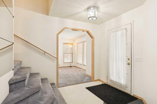 2498 Catalina Boulevard Ne, Calgary, AB - Indoor Photo Showing Other Room