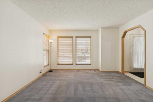 2498 Catalina Boulevard Ne, Calgary, AB - Indoor Photo Showing Other Room