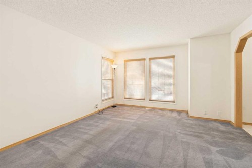 2498 Catalina Boulevard Ne, Calgary, AB - Indoor Photo Showing Other Room