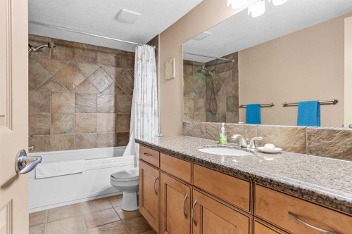 112-150 Crosbow Place, Canmore, AB - Indoor Photo Showing Bathroom