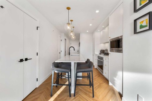 212-8505 Broadcast Avenue Sw, Calgary, AB - Indoor