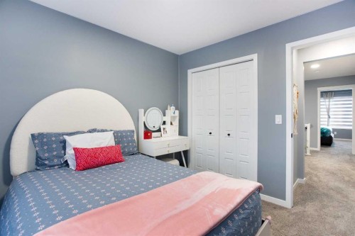 265 Belmont Way Sw, Calgary, AB - Indoor Photo Showing Bedroom