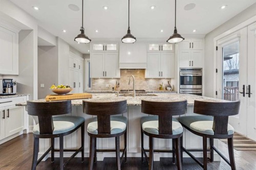 419 47 Avenue Sw, Calgary, AB - Indoor