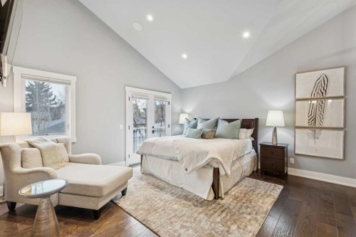 419 47 Avenue Sw, Calgary, AB - Indoor Photo Showing Bedroom