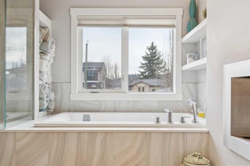 419 47 Avenue Sw, Calgary, AB - Indoor Photo Showing Bathroom