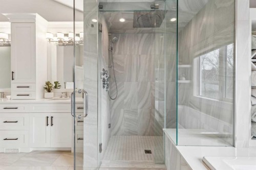 419 47 Avenue Sw, Calgary, AB - Indoor Photo Showing Bathroom