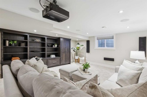 419 47 Avenue Sw, Calgary, AB - Indoor Photo Showing Other Room