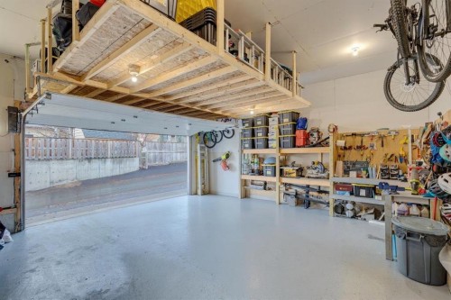 419 47 Avenue Sw, Calgary, AB - Indoor