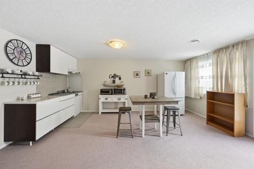 124 Evansbrooke Landing Nw, Calgary, AB - Indoor Photo Showing Other Room