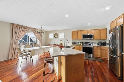 124 Evansbrooke Landing Nw, Calgary, AB - Indoor Photo Showing Kitchen