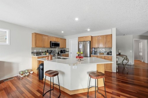 124 Evansbrooke Landing Nw, Calgary, AB - Indoor Photo Showing Kitchen
