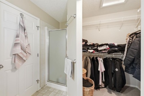 124 Evansbrooke Landing Nw, Calgary, AB - Indoor With Storage
