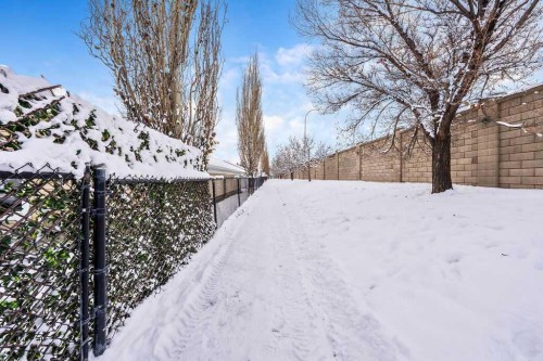 78 Ypres Green Sw, Calgary, AB - Outdoor