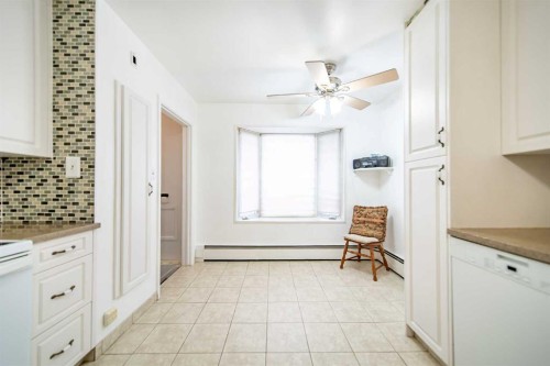 1109 40 Avenue Nw, Calgary, AB - Indoor Photo Showing Kitchen