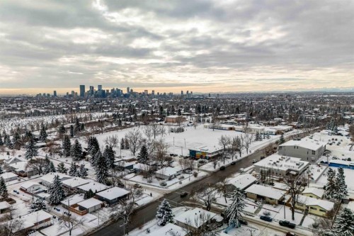 1109 40 Avenue Nw, Calgary, AB - Outdoor With View